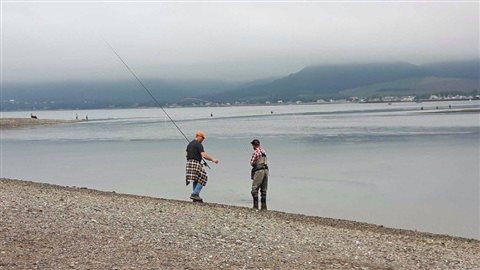 Des pêcheurs prennent part au Bar Fest Des pêcheurs prennent part au Bar Fest