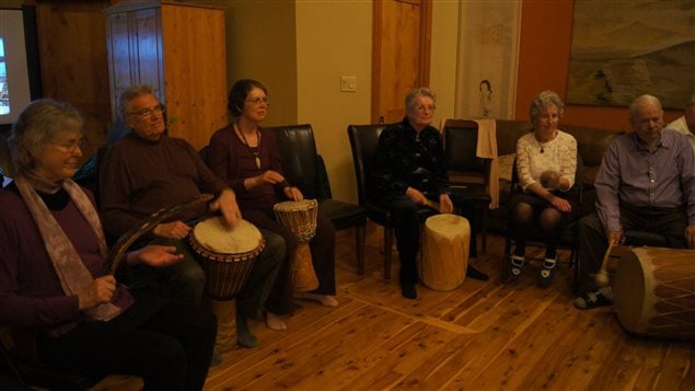 Une séance de percussions entre des résidents de Harbourside. Une séance de percussions entre des résidents de Harbourside.