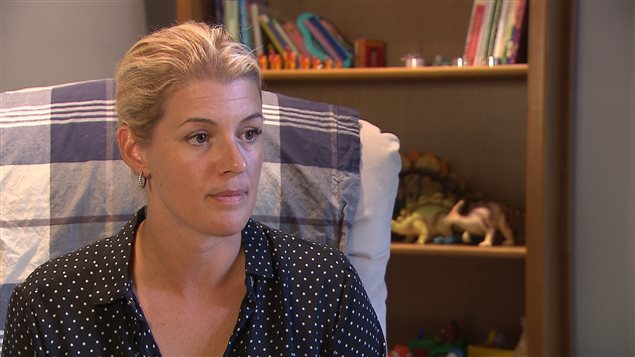 Lynda-Marie, dont l'enfant était atteint de la maladie de Krabbe Lynda-Marie, dont l'enfant était atteint de la maladie de Krabbe
