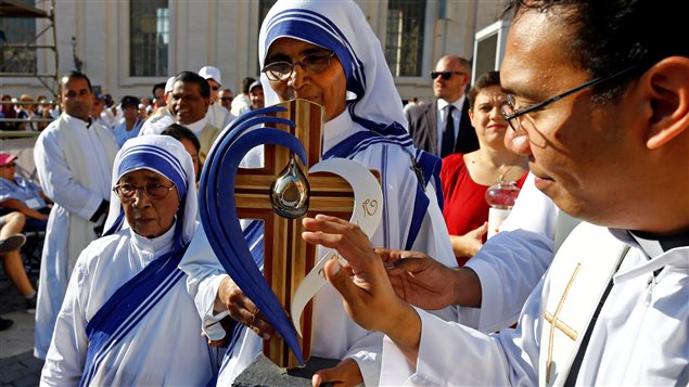 Des religieuses de la congrégation fondée par mère Teresa, les Missionnaires de la Charité, ont assisté à sa canonisation.