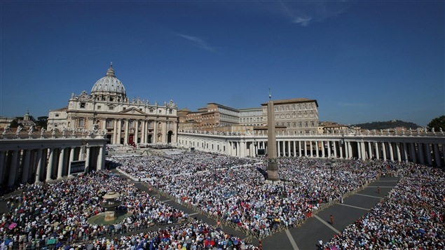 Jusqu'à 100 000 personnes ont assisté à la messe de canonisation de Mère Teresa.