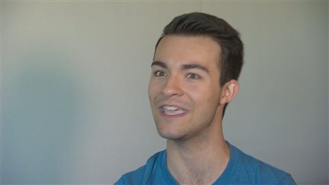 Anthony Azard, diplômé de l'École secondaire Népisiguit en 2016 Anthony Azard, diplômé de l'École secondaire Népisiguit en 2016