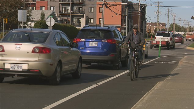 une piste cyclable sur la 2e rue à Rimouski une piste cyclable sur la 2e rue à Rimouski