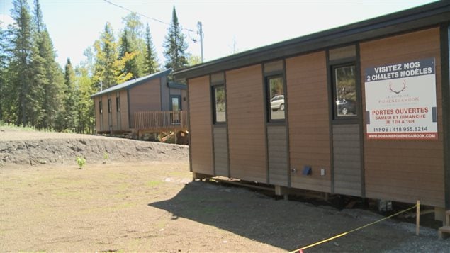 Deux chalets ont déjà été construits. Deux chalets ont déjà été construits.