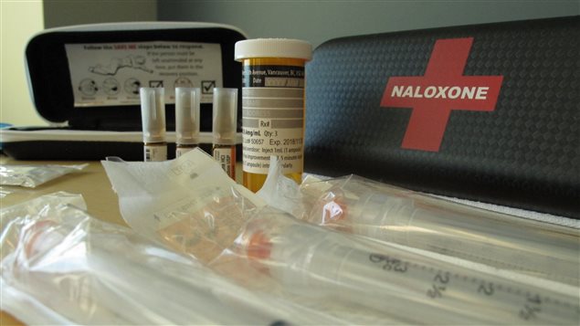 Une trousse maison de naloxone Une trousse maison de naloxone