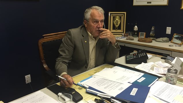 Le député d'Abitibi-Ouest, François Gendron, dans son bureau de La Sarre Le député d'Abitibi-Ouest, François Gendron, dans son bureau de La Sarre