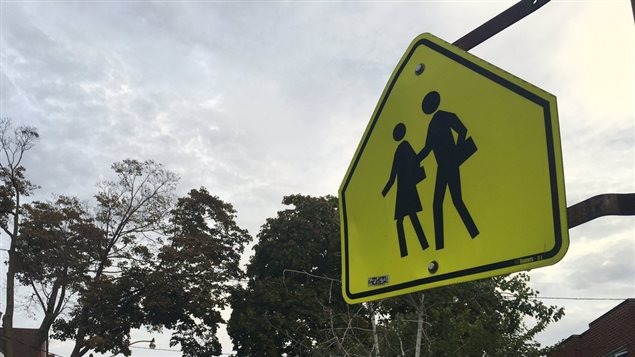 Affiche de zone scolaire à Toronto.