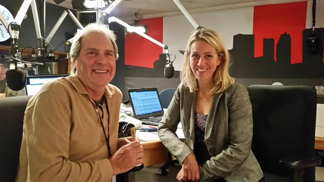 Denis Beaudette en visite à l'Actuel avec Geneviève Murchison