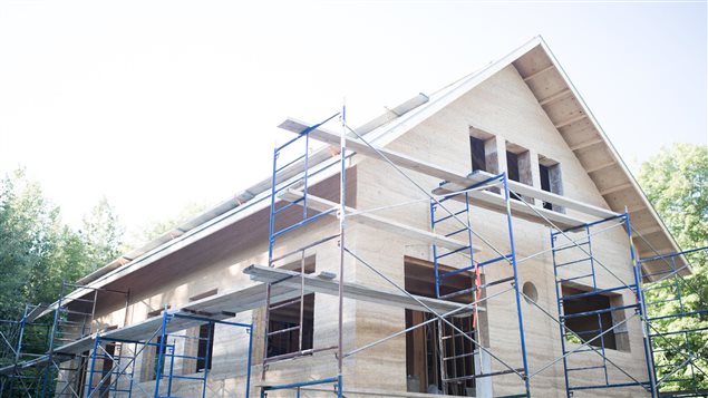 Une maison construite en bloc de béton de chanvre Une maison construite en bloc de béton de chanvre