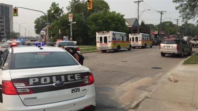 Les services d'ambulance, d'incendie et de police à Winnipeg n'ont pas assez de personnel pour assurer la prestation de services bilingues en tout temps. Les services d'ambulance, d'incendie et de police à Winnipeg n'ont pas assez de personnel pour assurer la prestation de services bilingues en tout temps.