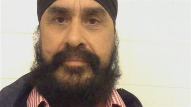 Nanak Partap Singh est coincé à Amsterdam. Nanak Partap Singh est coincé à Amsterdam.