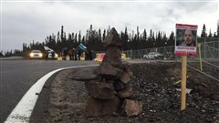 Les manifestants au chantier de Muskrat Falls Les manifestants au chantier de Muskrat Falls