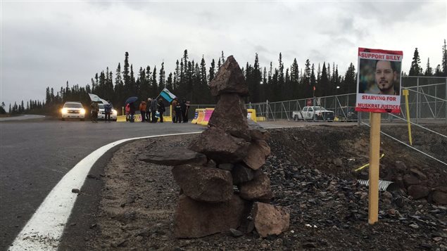 Les manifestants au chantier de Muskrat Falls Les manifestants au chantier de Muskrat Falls