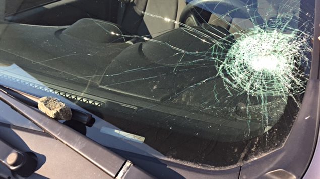 La voiture de Céline Carbonneau a été la cible de vandales La voiture de Céline Carbonneau a été la cible de vandales