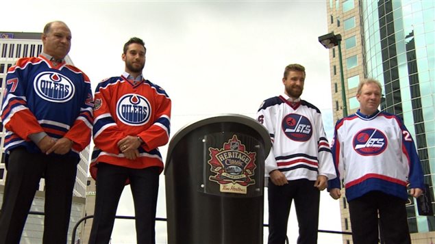 Dévoilement des chandails pour la partie de hockey Classique héritage Dévoilement des chandails pour la partie de hockey Classique héritage