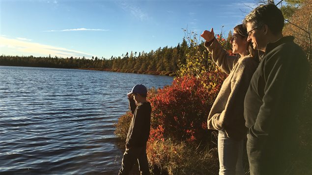 La ferme de Gilles Martin et Nicole Comeau est située à Richiboutou-Village en bordure du lac à Camil au N.-B. La ferme de Gilles Martin et Nicole Comeau est située à Richiboutou-Village en bordure du lac à Camil au N.-B.