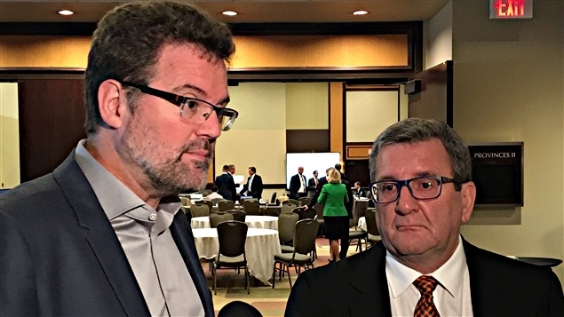 Le maire de Gatineau, Maxime Pedneaud-Jobin, et son homologue de Québec, Régis Labeaume, sont à Ottawa pour le Caucus des maires des grandes villes du Canada. Le maire de Gatineau, Maxime Pedneaud-Jobin, et son homologue de Québec, Régis Labeaume, sont à Ottawa pour le Caucus des maires des grandes villes du Canada.