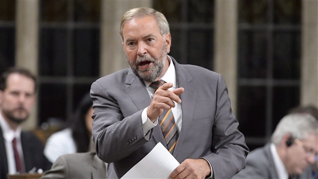 «Il y a une tendance lourde chez les libéraux de promettre à gauche, et de gouverner à droite», croit Thomas Mulcair. «Il y a une tendance lourde chez les libéraux de promettre à gauche, et de gouverner à droite», croit Thomas Mulcair.