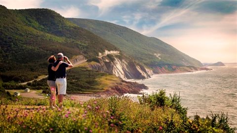 Le sentier Cabot, dans le parc national des Hautes-Terres-du-Cap-Breton, est l'un des plus spectaculaires au Canada selon Lonely Planet.