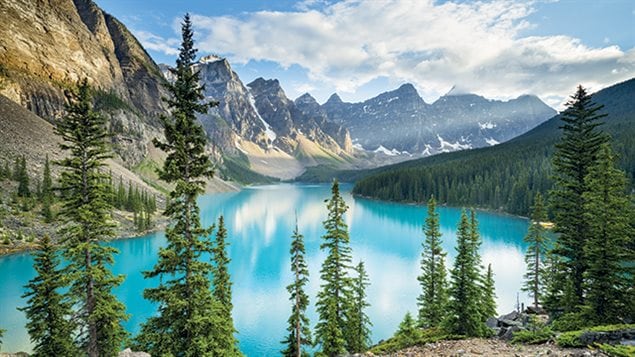 Cette photo du Lac Moraine au parc national Banff est en une du site de Lonely Planet.