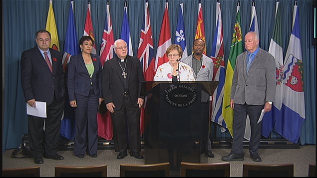 Dialogue Canada réclame le bilinguisme officiel à la Ville d'Ottawa. Dialogue Canada réclame le bilinguisme officiel à la Ville d'Ottawa.