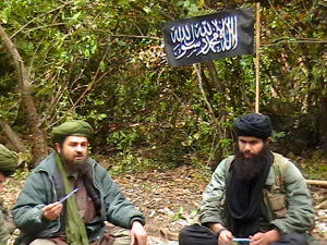 Le chef d'Al-Qaïda au Maghreb (à droite) Le chef d'Al-Qaïda au Maghreb (à droite)