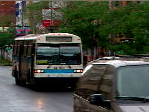 Un autobus de la société de transport de Montréal Un autobus de la société de transport de Montréal