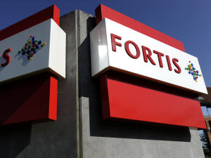 Logo de la banque belge Fortis, sur un édifice à Waterloo en Belgique Logo de la banque belge Fortis, sur un édifice à Waterloo en Belgique
