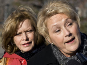 Pauline Marois et Lisette Lapointe (archives) Pauline Marois et Lisette Lapointe (archives)