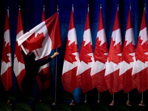 Préparatif avant la tenue d'une conférence de presse du premier ministre Harper. Préparatif avant la tenue d'une conférence de presse du premier ministre Harper.