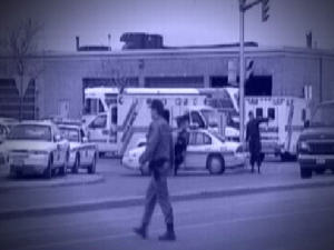 Les véhicules d'urgence devant le garage d'OC Transpo en avril 1999. Les véhicules d'urgence devant le garage d'OC Transpo en avril 1999.
