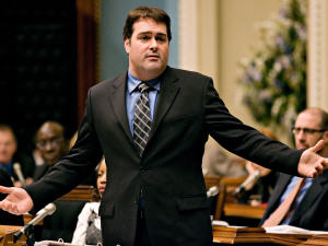 Le ministre David Whissell, à l'Assemblée nationale, en décembre 2007. Le ministre David Whissell, à l'Assemblée nationale, en décembre 2007.