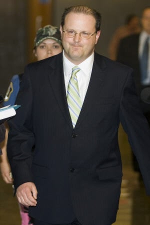 Benoît Corbeil quitte le palais de justice de Montréal après avoir plaidé coupable. Benoît Corbeil quitte le palais de justice de Montréal après avoir plaidé coupable.