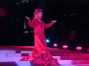 Diane Dufresne a participé au spectacle d'inauguration de la Place des festivals. Diane Dufresne a participé au spectacle d'inauguration de la Place des festivals.