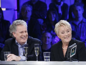 Jean Charest et Pauline Marois étaient deux des invités de la spéciale de « Tout le monde en parle », le 31 décembre 2008. Jean Charest et Pauline Marois étaient deux des invités de la spéciale de « Tout le monde en parle », le 31 décembre 2008.