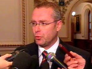 Claude Béchard rencontrait la presse, vendredi matin. Claude Béchard rencontrait la presse, vendredi matin.