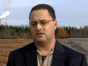 Le ministre Donald Arseneault Le ministre Donald Arseneault