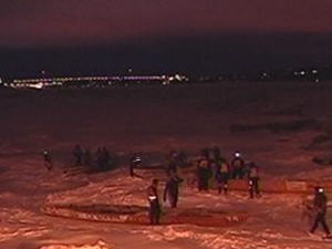 Les canotiers ont fait une démonstration nocturne Les canotiers ont fait une démonstration nocturne