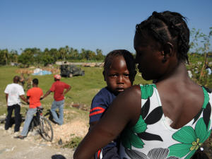 Dans l'attente de l'aide à Leogane Dans l'attente de l'aide à Leogane
