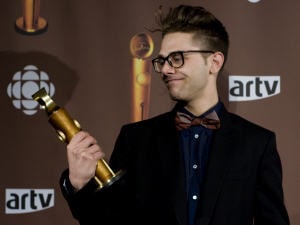 Xavier Dolan et son Jutra pour le meilleur film. Xavier Dolan et son Jutra pour le meilleur film.
