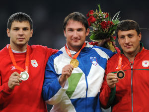 Vadim Devyatovskiy (gauche) et Ivan Tsikhan (droite) Vadim Devyatovskiy (gauche) et Ivan Tsikhan (droite)
