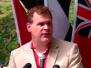 John Baird annonce une augmentation de son aide. John Baird annonce une augmentation de son aide.