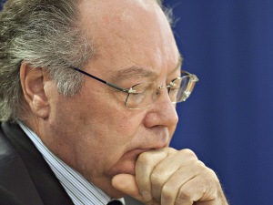 Le commissaire Michel Bastarache Le commissaire Michel Bastarache