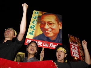 Des manifestants réclament la libération de Liu Xiaobo à Hong Kong Des manifestants réclament la libération de Liu Xiaobo à Hong Kong