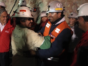 Juan Carlos Aguilar, 49 ans, a été le 29e mineur secouru. Juan Carlos Aguilar, 49 ans, a été le 29e mineur secouru.