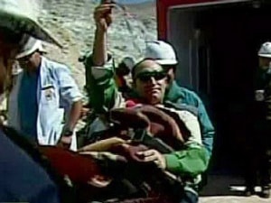 Carlos Barrios, 27 ans, est le 13e mineur ramené à la surface. Carlos Barrios, 27 ans, est le 13e mineur ramené à la surface.
