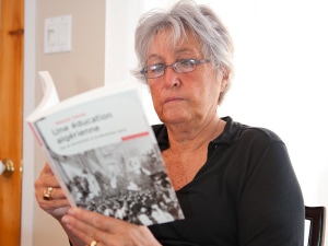 Dans « Une éducation algérienne », Wassyla Tamzali livre un poignant témoignage qu'elle entame avec le récit d'un événement tout aussi marquant que traumatisant : l'assassinat de son propre père. Dans « Une éducation algérienne », Wassyla Tamzali livre un poignant témoignage qu'elle entame avec le récit d'un événement tout aussi marquant que traumatisant : l'assassinat de son propre père.