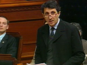 Amir Khadir présente sa motion pour réhabiliter Yves Michaud Amir Khadir présente sa motion pour réhabiliter Yves Michaud
