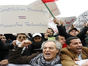 Des manifestants réclament des réformes politiques au Maroc. Des manifestants réclament des réformes politiques au Maroc.
