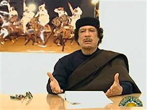 Mouammar Kadhafi lors de son allocution télévisée Mouammar Kadhafi lors de son allocution télévisée
